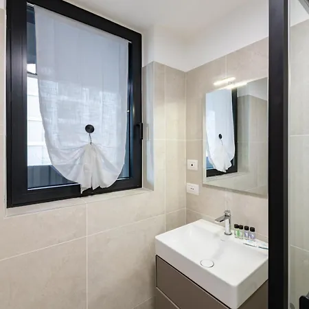 Parcheggio Gratuito - New 1bdr Con Terrazzo Apartmán Milán